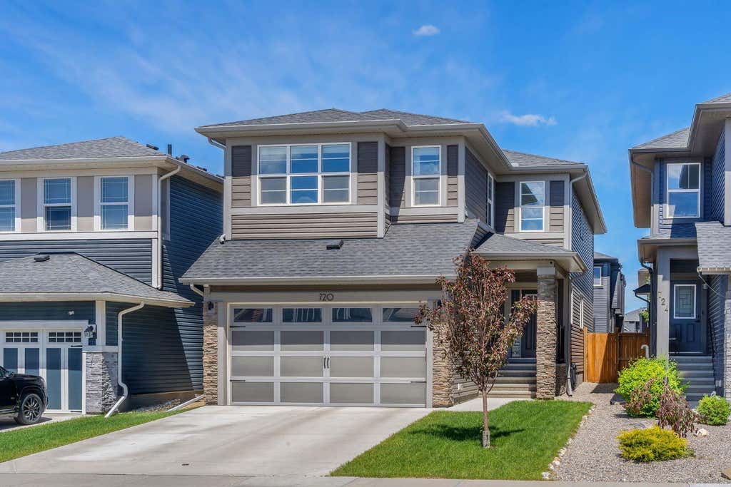 Photo of 720 Midtown Drive SW, Airdrie, AB T4B 4K5 (MLS # A2319029)