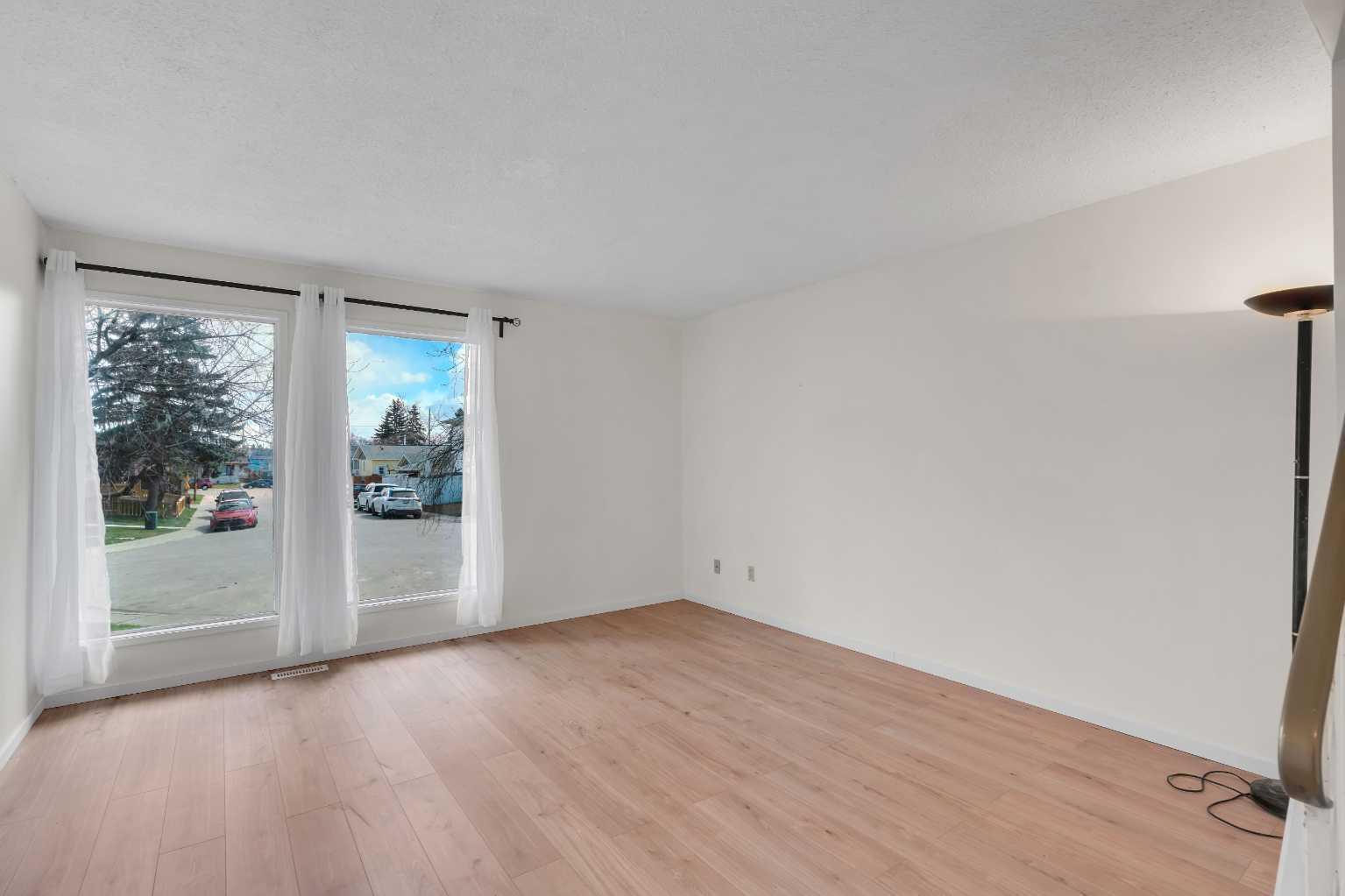 68 Templeson Crescent NE