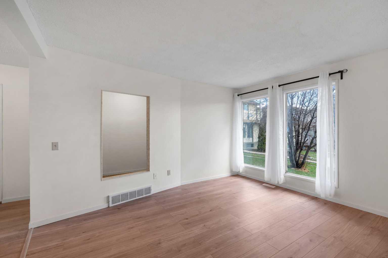 68 Templeson Crescent NE