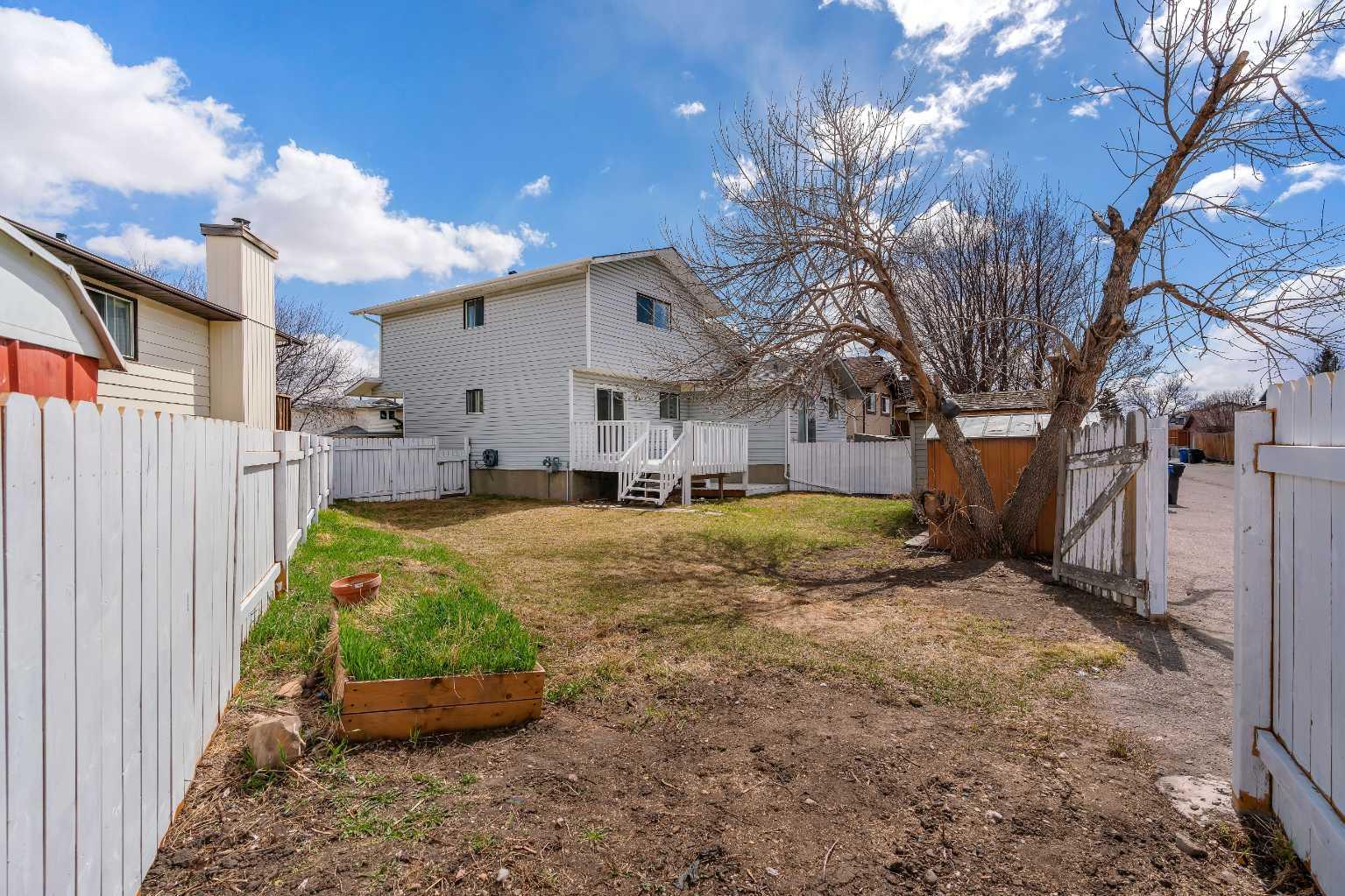 68 Templeson Crescent NE