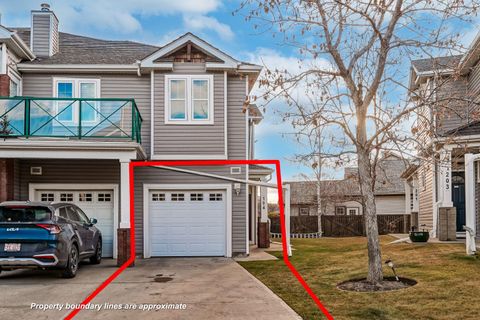 39 Hidden Creek Place NW 104 Calgary AB T3A 6B9