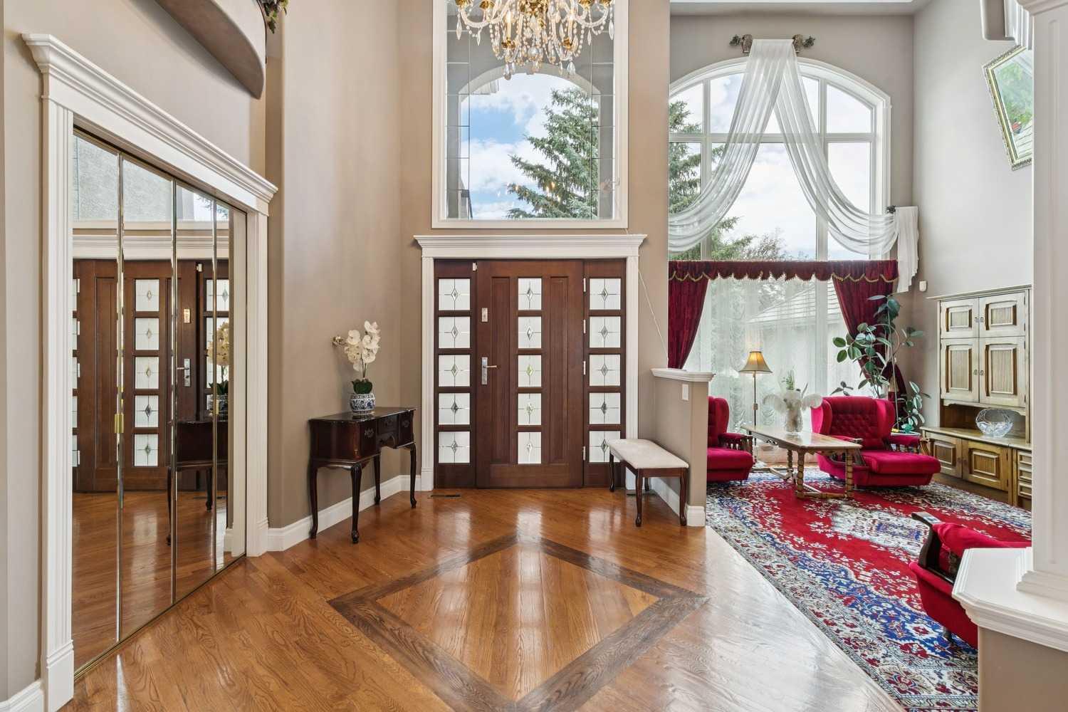 85 Mt Douglas Circle SE