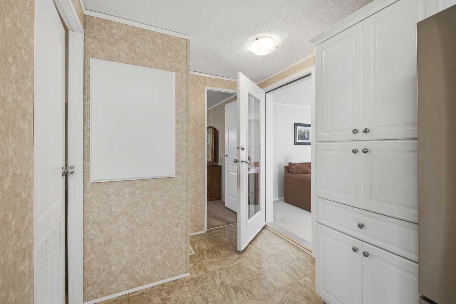 99 Arbour Lake Road NW Road NW 298