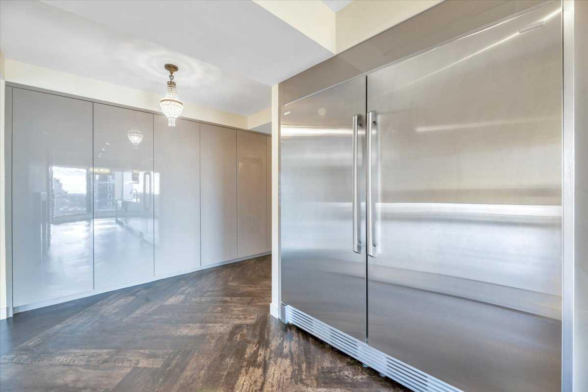 1100 8 Avenue SW 2403