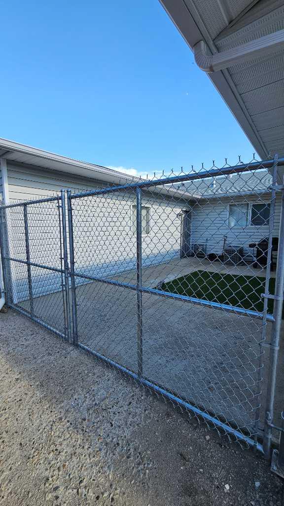 207 Centre Avenue NE