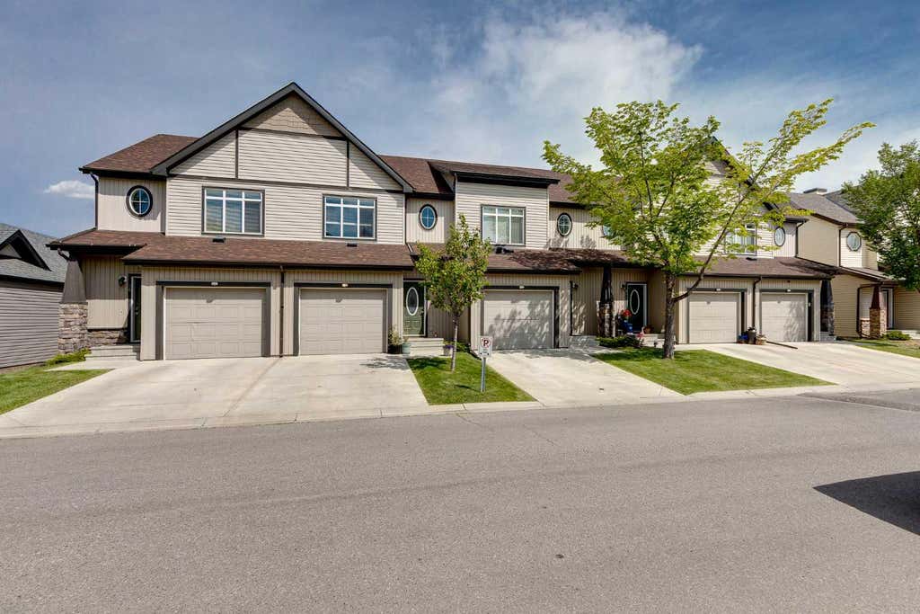Photo of 72 Copperpond Landing SE, Calgary, AB T2Z 1G6 (MLS # A2335459)