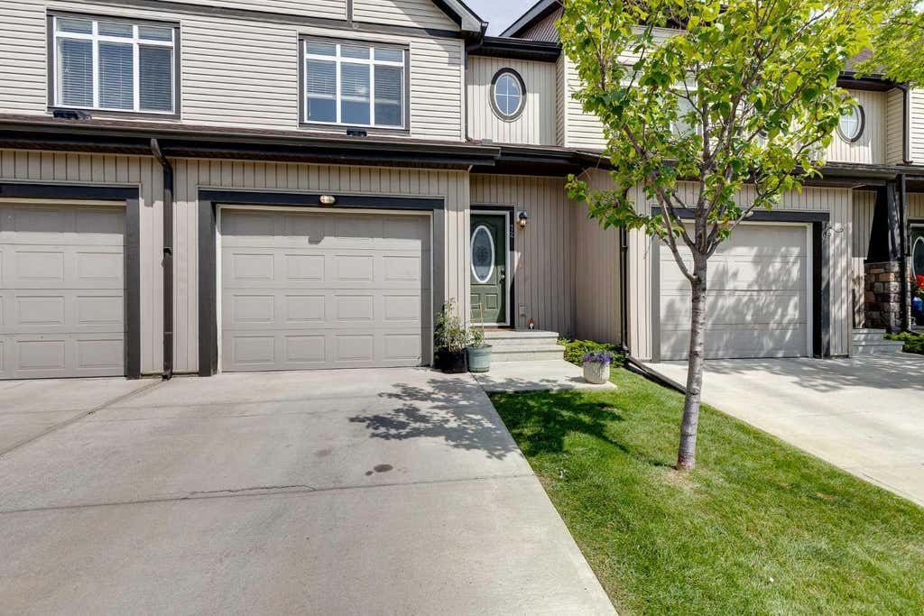 Photo of 72 Copperpond Landing SE, Calgary, AB T2Z 1G6 (MLS # A2335459)