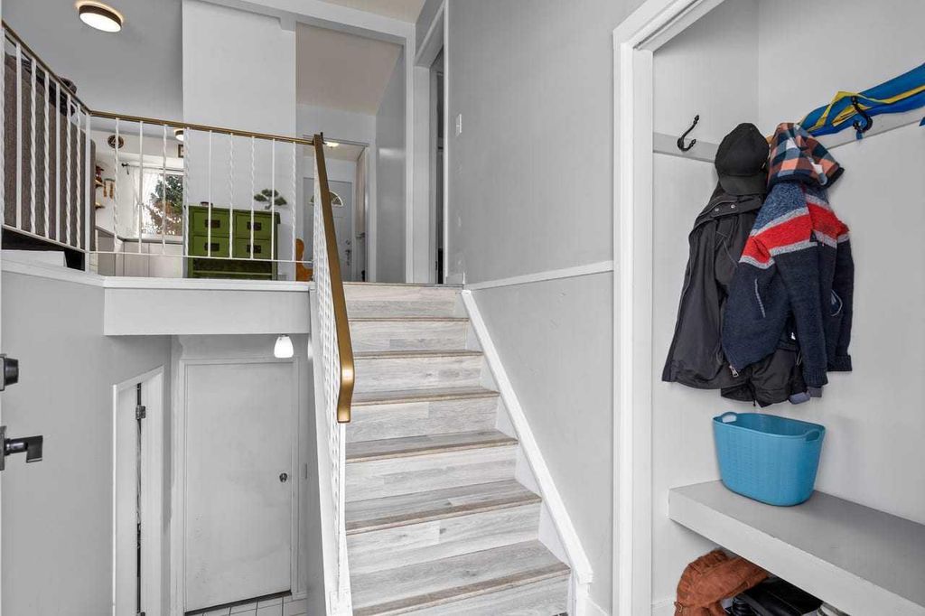 Photo of 436 Queen Charlotte Road SE, Calgary, AB T2H 4H7 (MLS # A2293139)