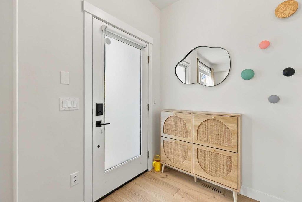 Photo of 3209 16 Street SW, Calgary, AB T2T 1S6 (MLS # A2351024)