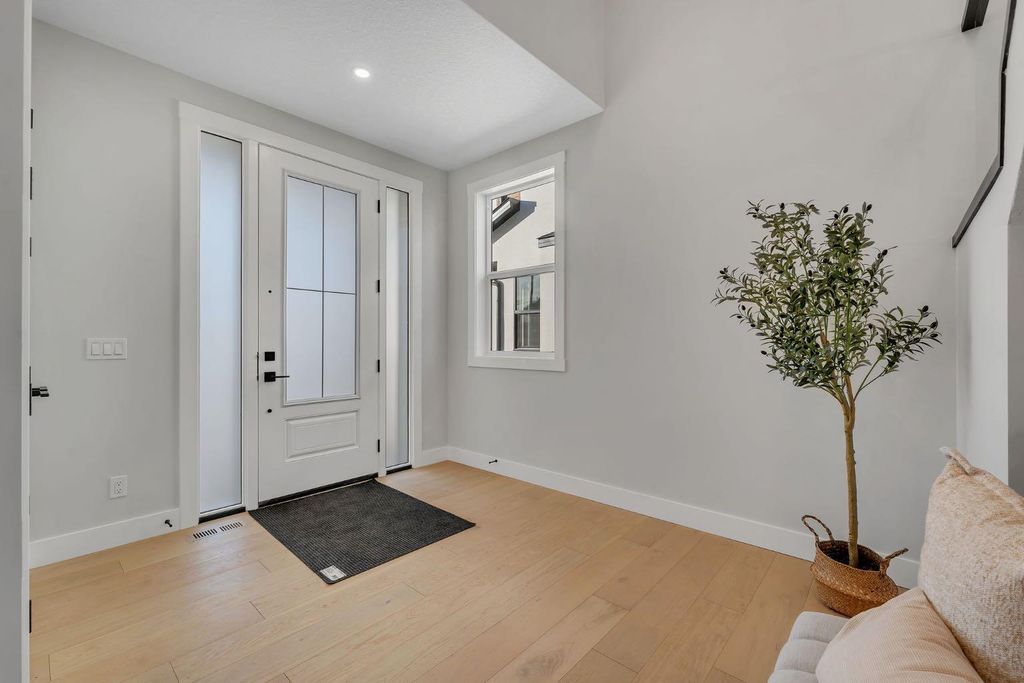 Photo of 28 Spring Creek Point SW, Calgary, AB T3H 6E2 (MLS # A2305464)