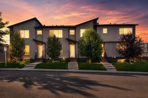 Photo of 1757 45 Street NW, Calgary, AB T3B 0P2 (MLS # A2328726)