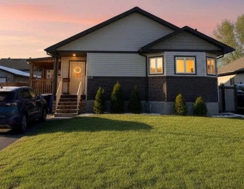 Photo of 125 Beardsley Crescent, Fort McMurray, AB T9H 2T5 (MLS # A2285613)