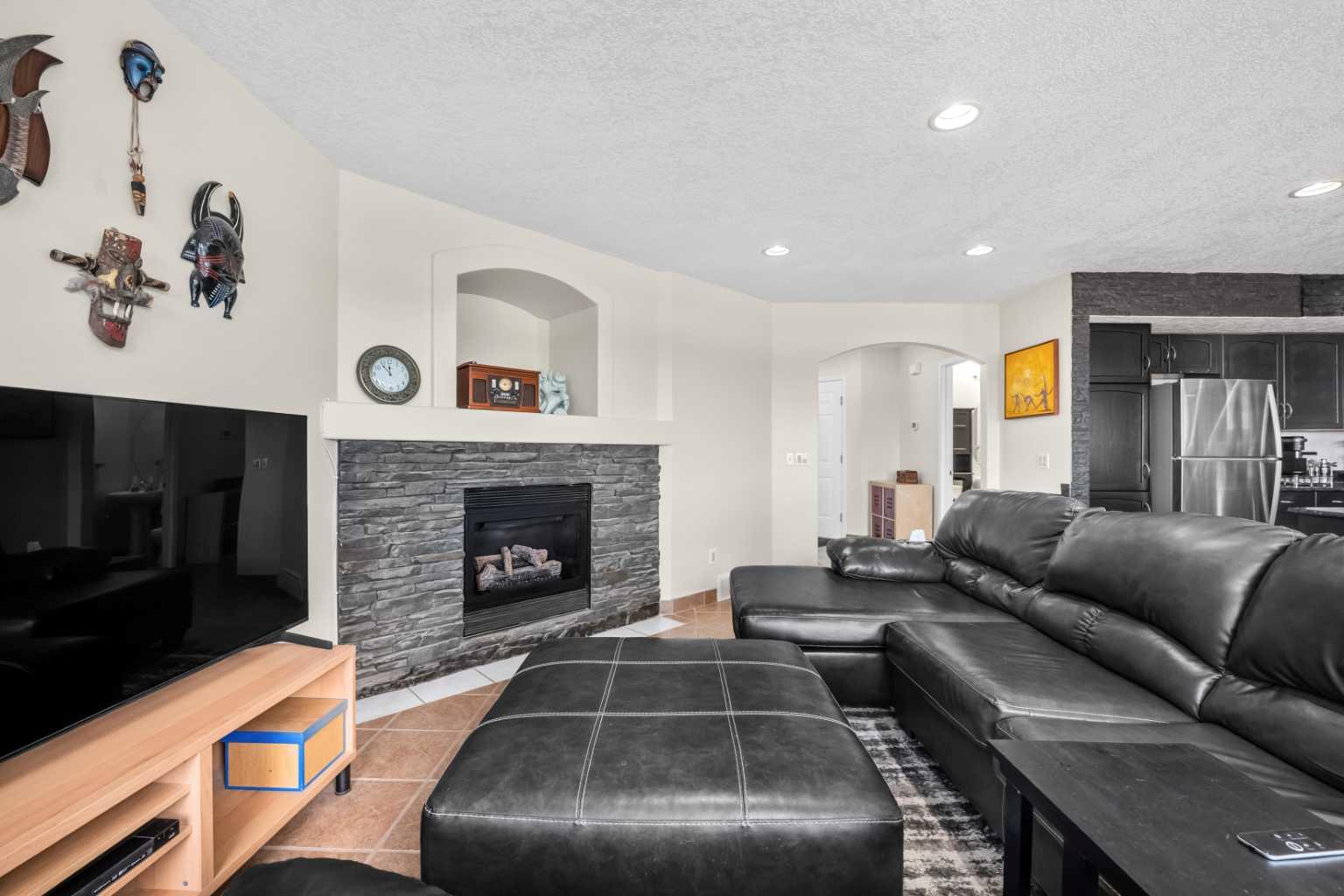 184 Somerglen Common SW