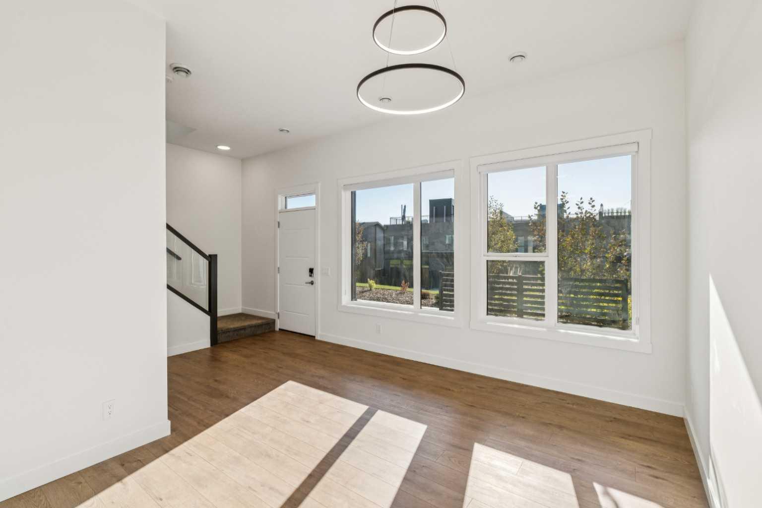 228 Sovereign Common SW