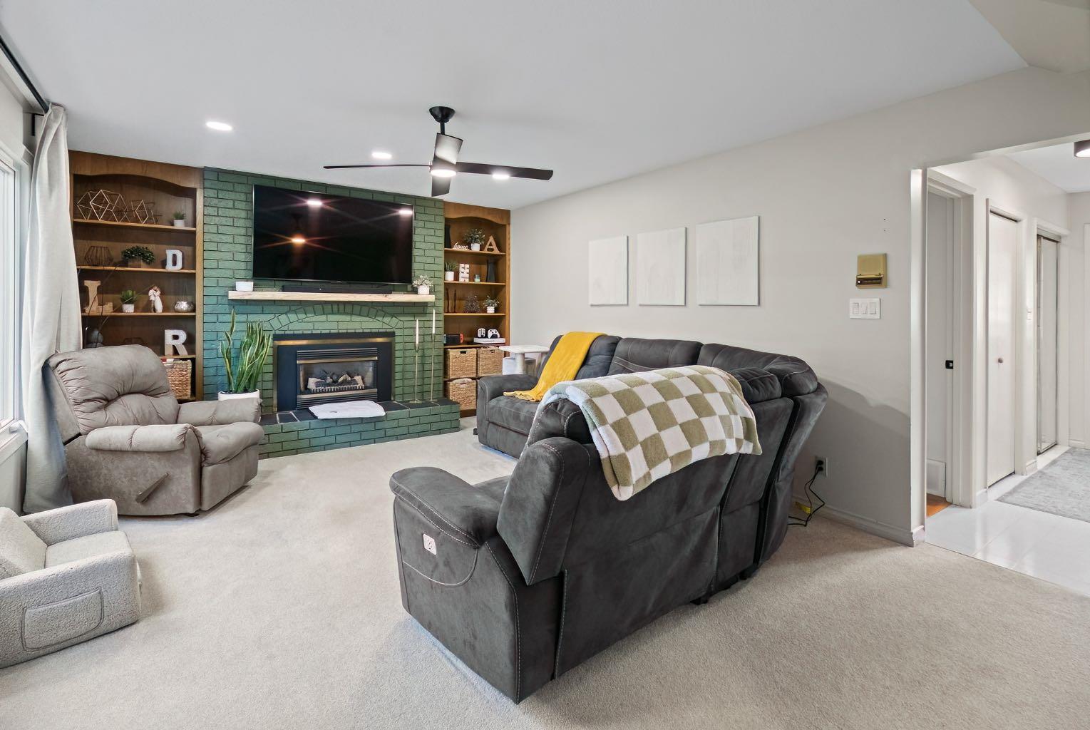 4212 59 Street Close