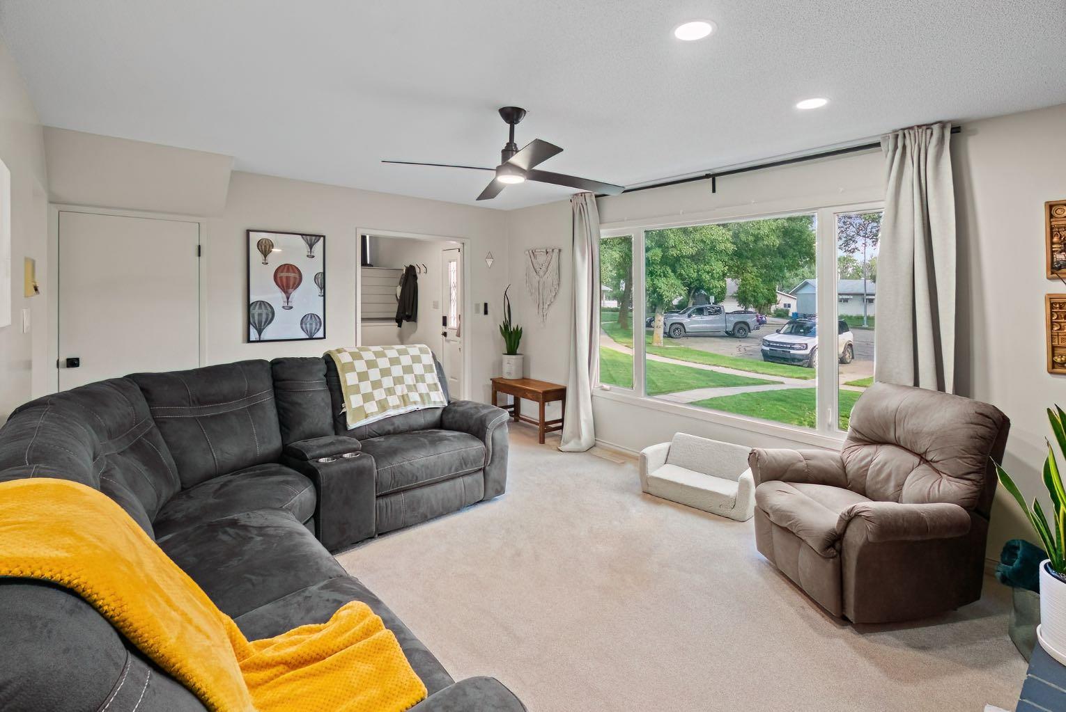 4212 59 Street Close