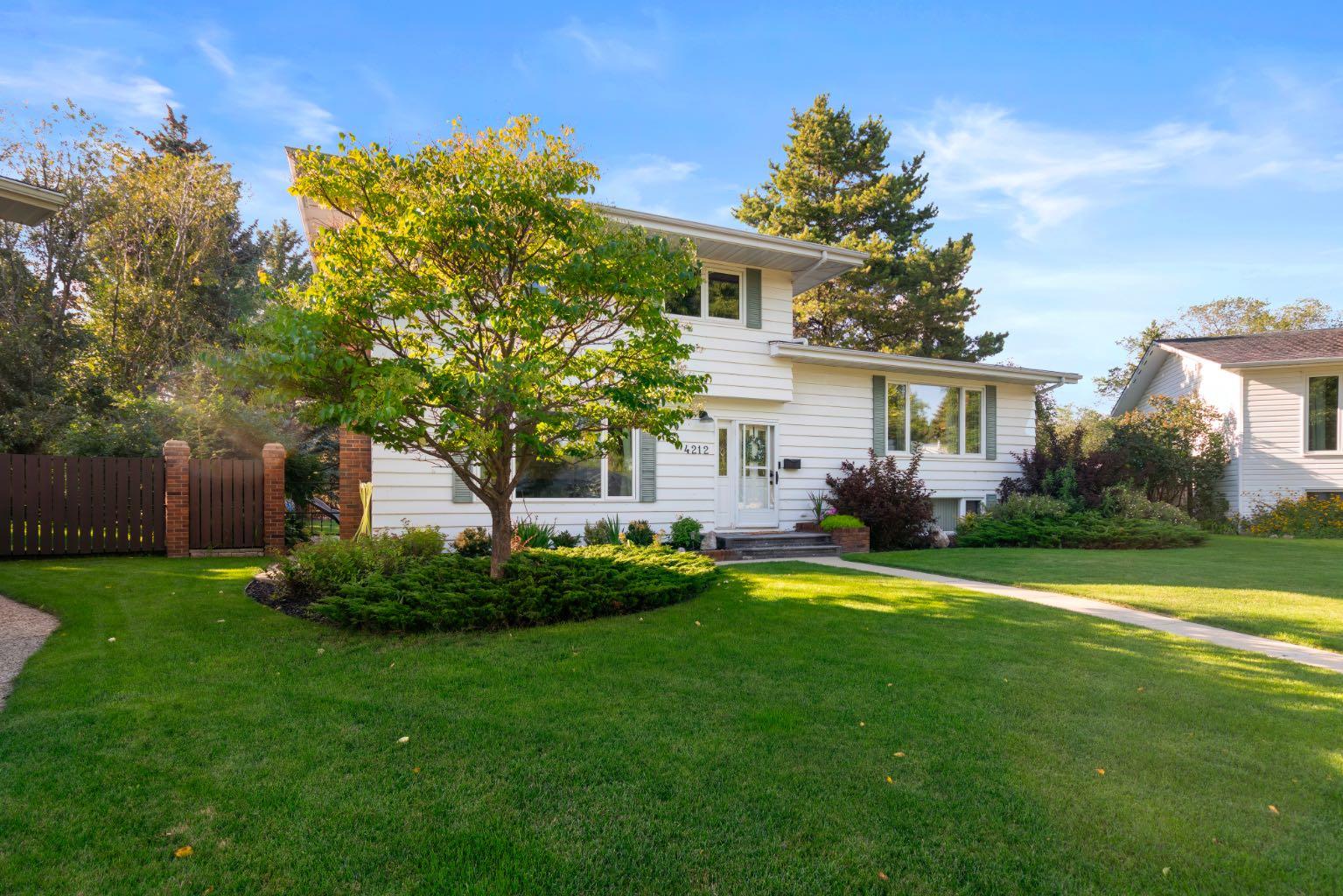 4212 59 Street Close