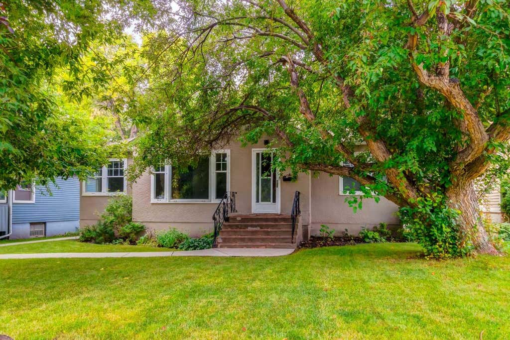 Photo of 1409 8 Street NW, Calgary, AB T2M 3K4 (MLS # A2338823)