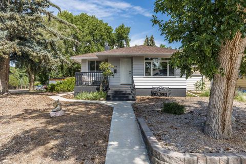 Photo of 206 7 Street SE, Medicine Hat, AB T1A 1J6 (MLS # A2329940)