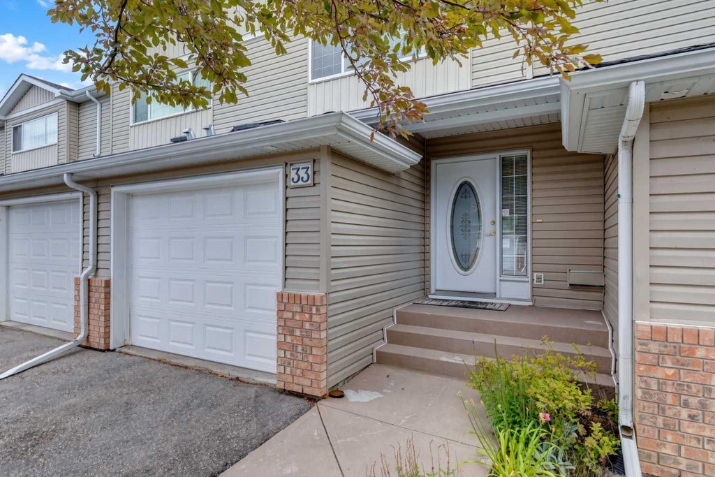 Photo of 33 Chaparral Ridge Terrace SE, Calgary, AB T2X 3N6 (MLS # A2338111)