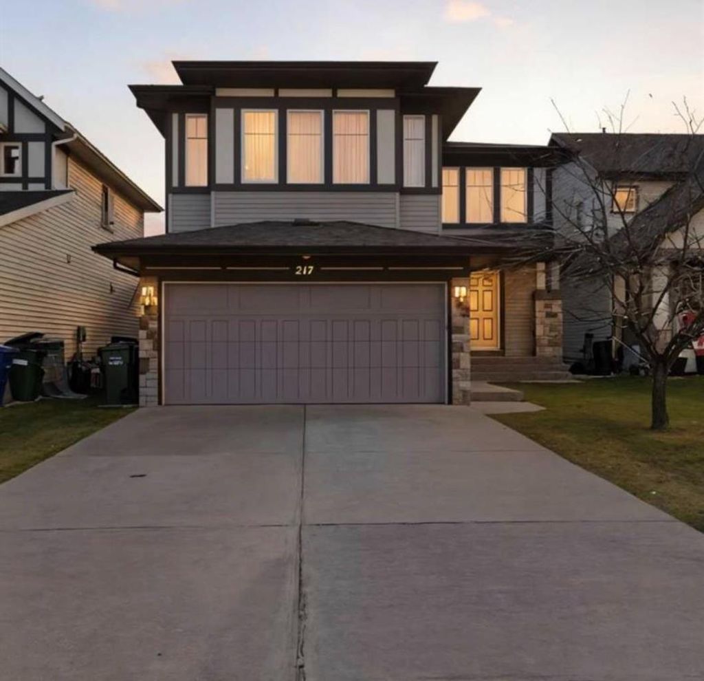 Photo of 217 coopers Grove SW Grv, Airdrie, AB T2B 0G4 (MLS # A2303255)