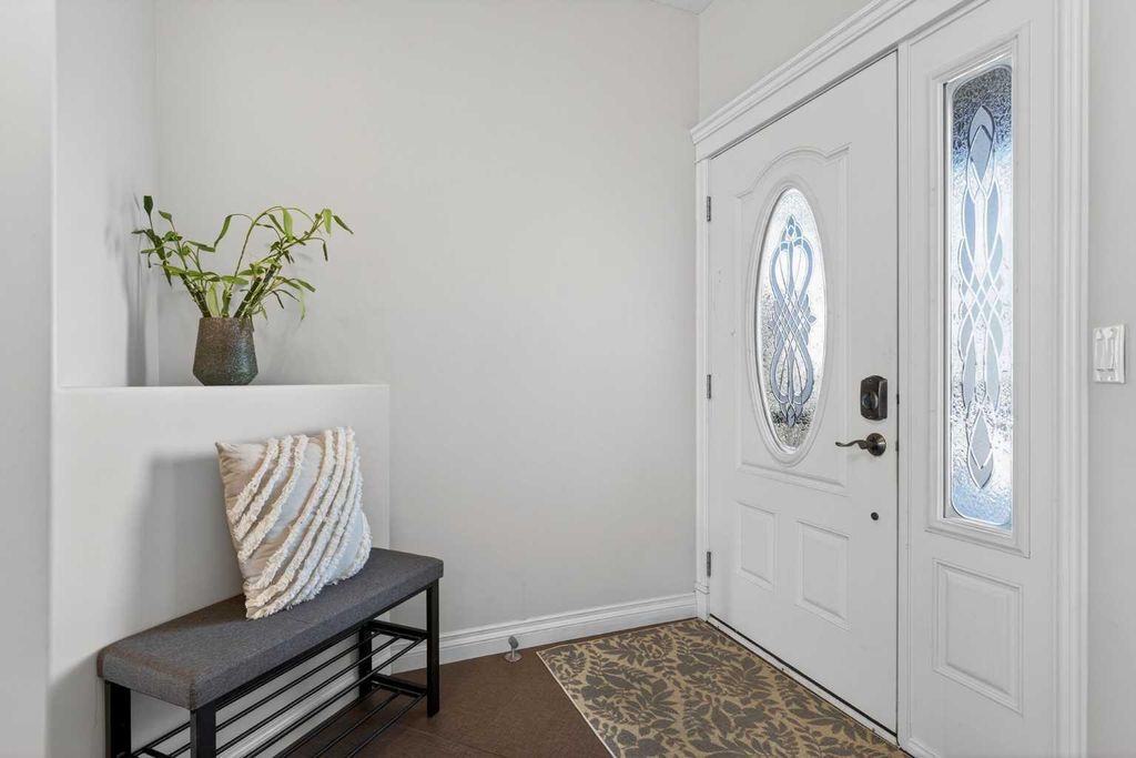 Photo of 122 Springbluff Boulevard SW, Calgary, AB T3H 4V3 (MLS # A2296119)