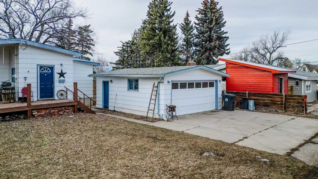 Photo of 95 N 250 W, Raymond, AB T0K 2S0 (MLS # A2282993)