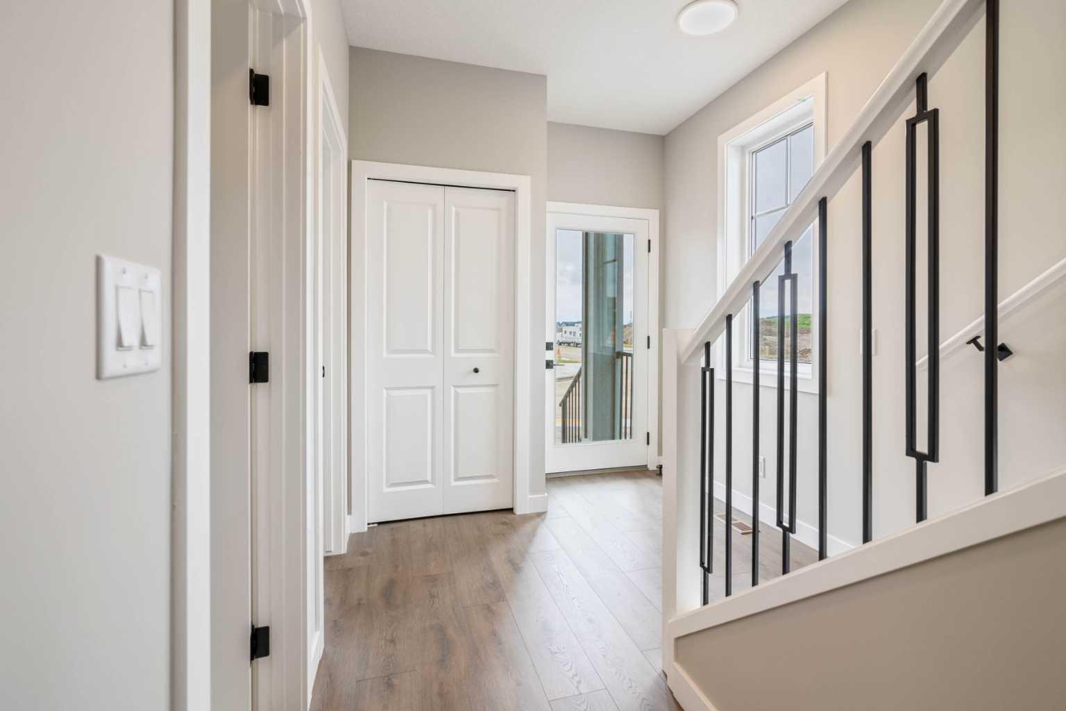 215 Belvedere Crescent SE