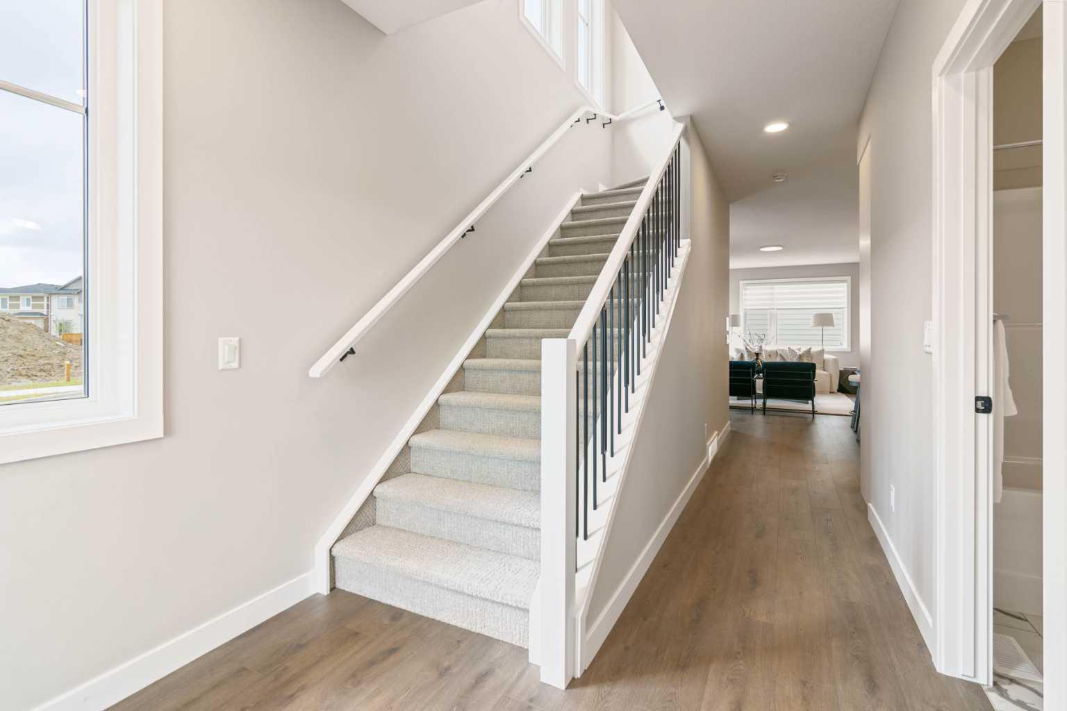 215 Belvedere Crescent SE