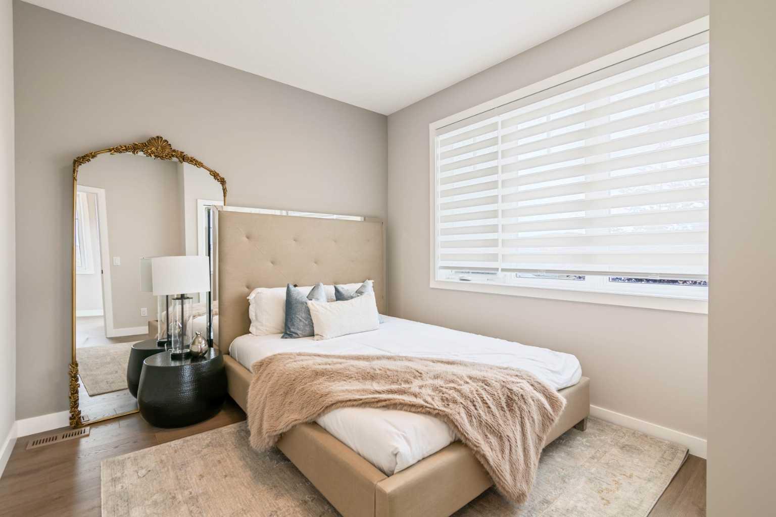 215 Belvedere Crescent SE