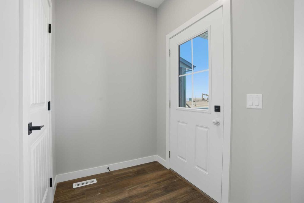 Photo of 229 Bridgeport Gate, Chestermere, AB T1X 3E2 (MLS # A2295338)