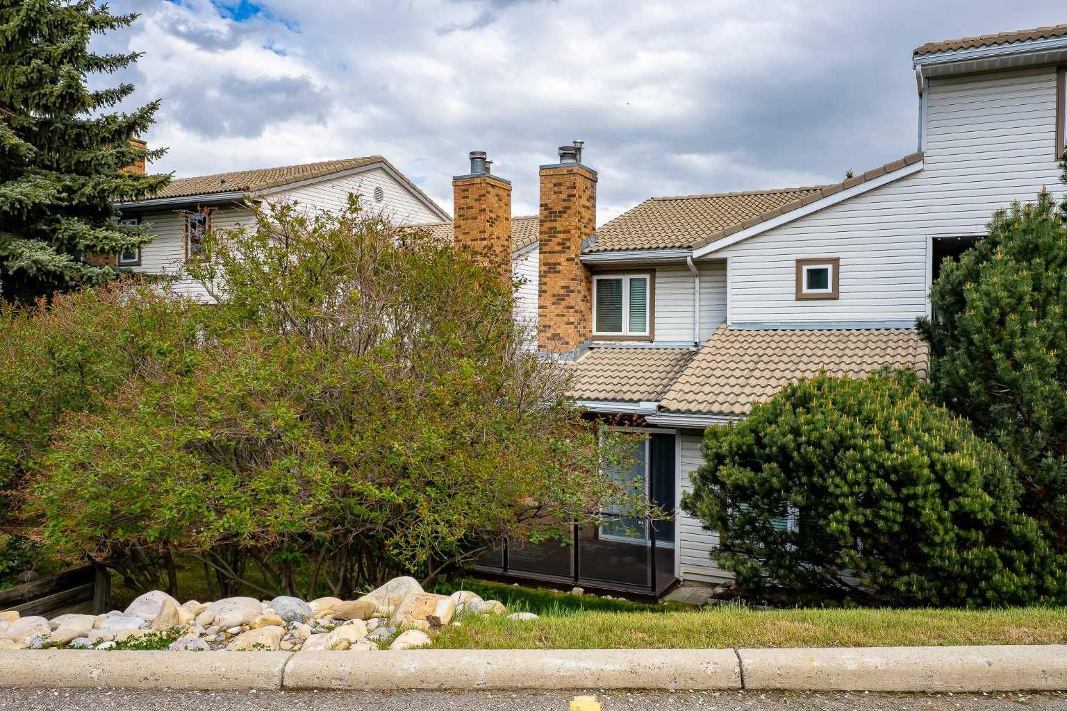 215 Coachway Lane SW