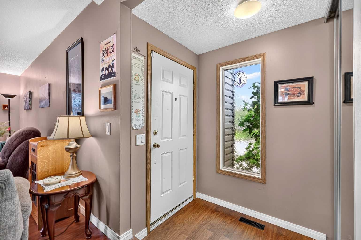 12 Brentwood Drive E