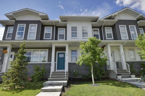 Photo of 448 West Lakeview Drive, Chestermere, AB T1X 2A4 (MLS # A2227468)