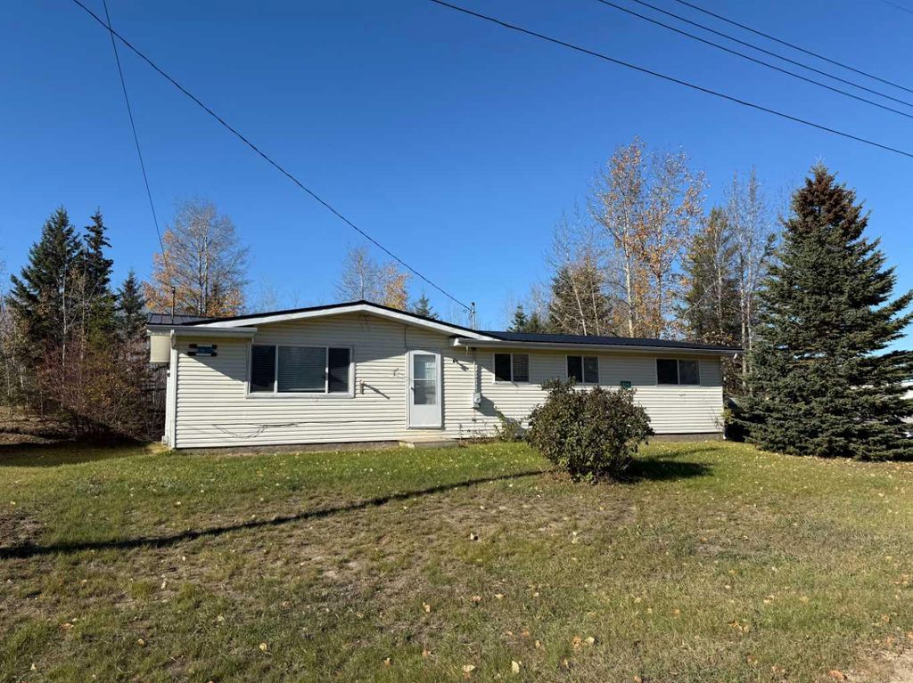 Photo of 1014 10 Street, Smith, AB T0G 2B0 (MLS # A2263609)