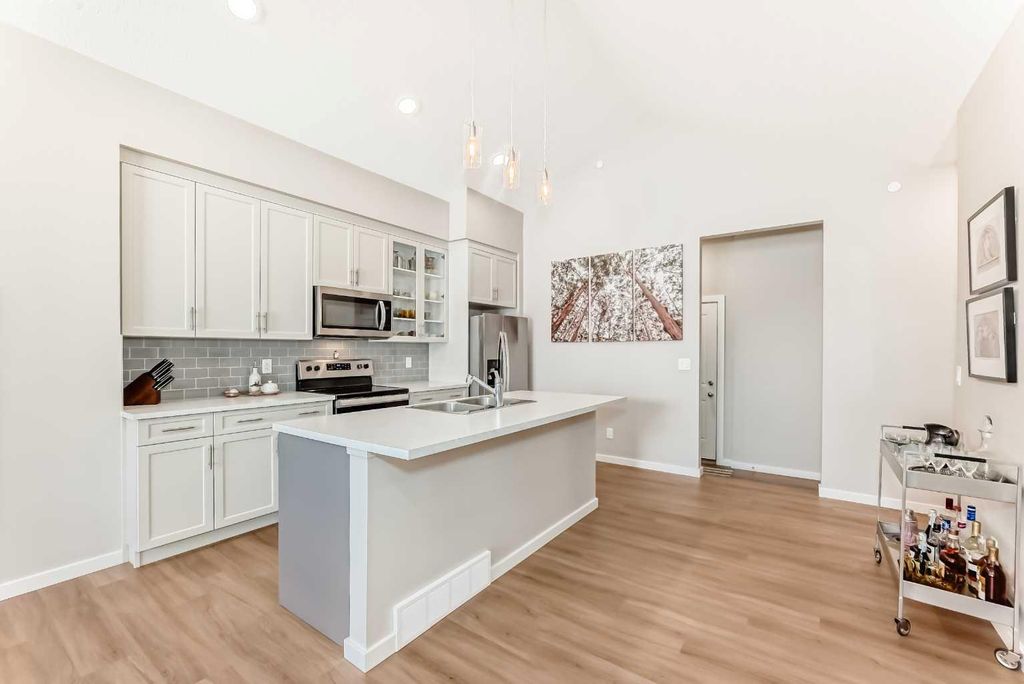 Photo of 277 Lucas Avenue NW, Calgary, AB T3P 1S3 (MLS # A2303719)