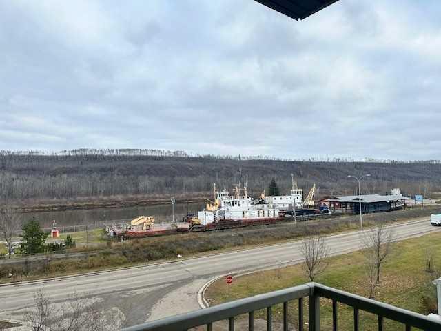 8535 Clearwater Drive 306