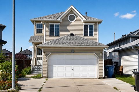 Photo of 133 Martinvalley Crescent NE, Calgary, AB T3J 4L7 (MLS # A2330683)