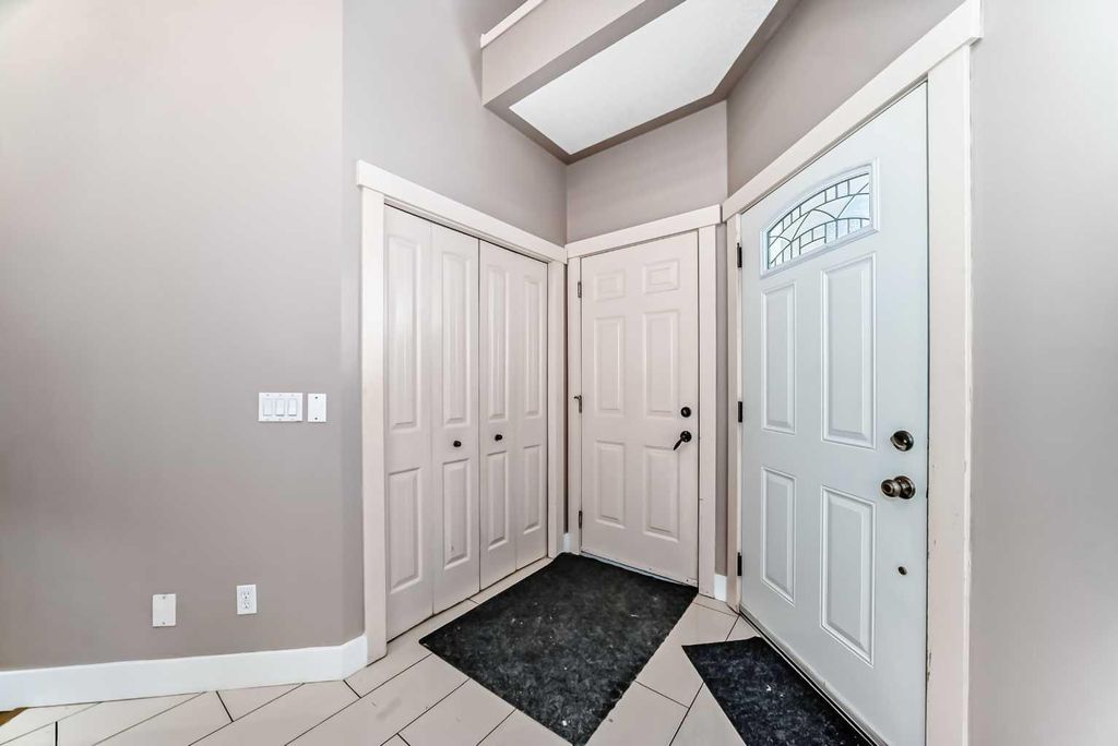 Photo of 57 Sherwood Terrace NW, Calgary, AB T3E 1M9 (MLS # A2300886)