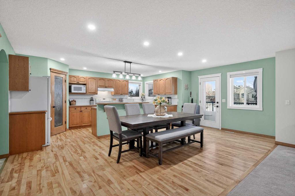 Photo of 112 West Creek Close, Chestermere, AB T1X 1M2 (MLS # A2291271)