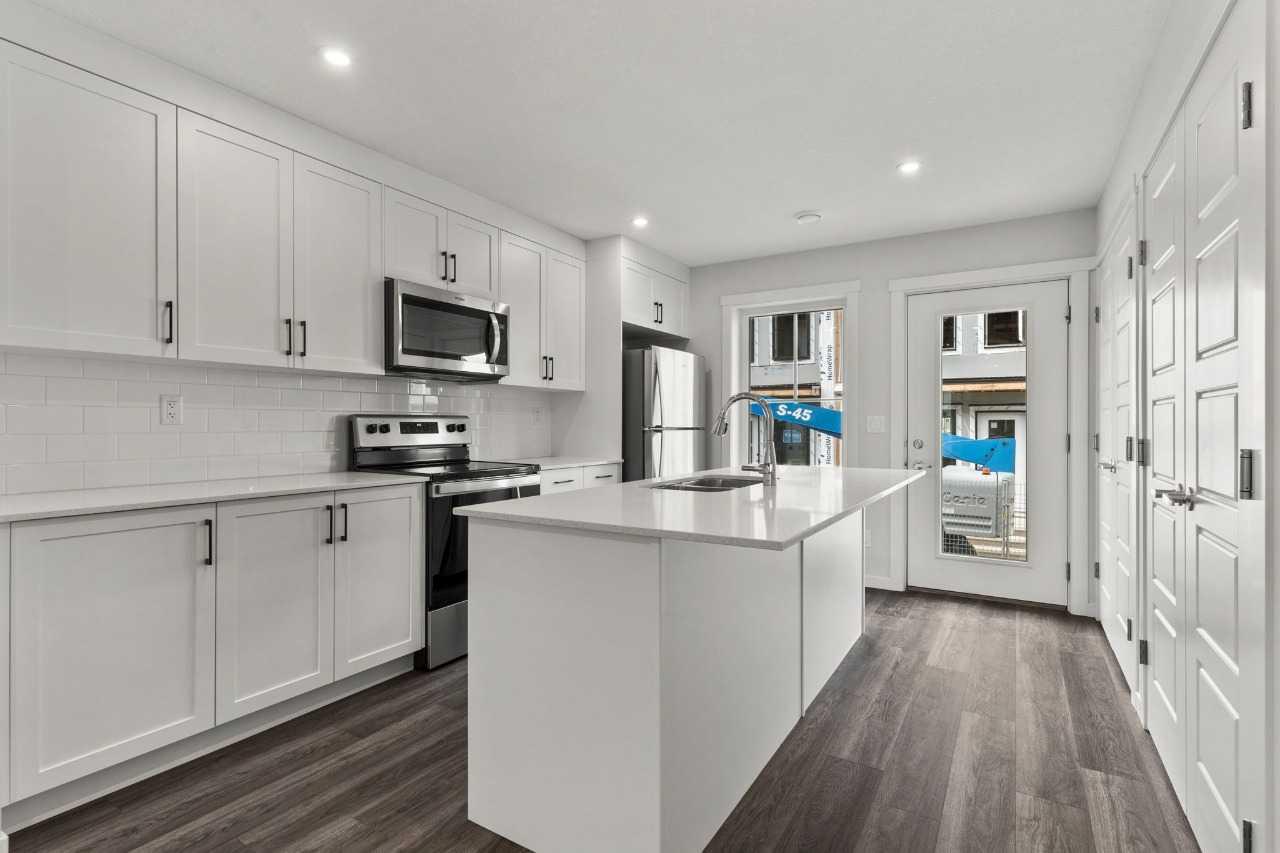 40 Livingston Parade NE 110