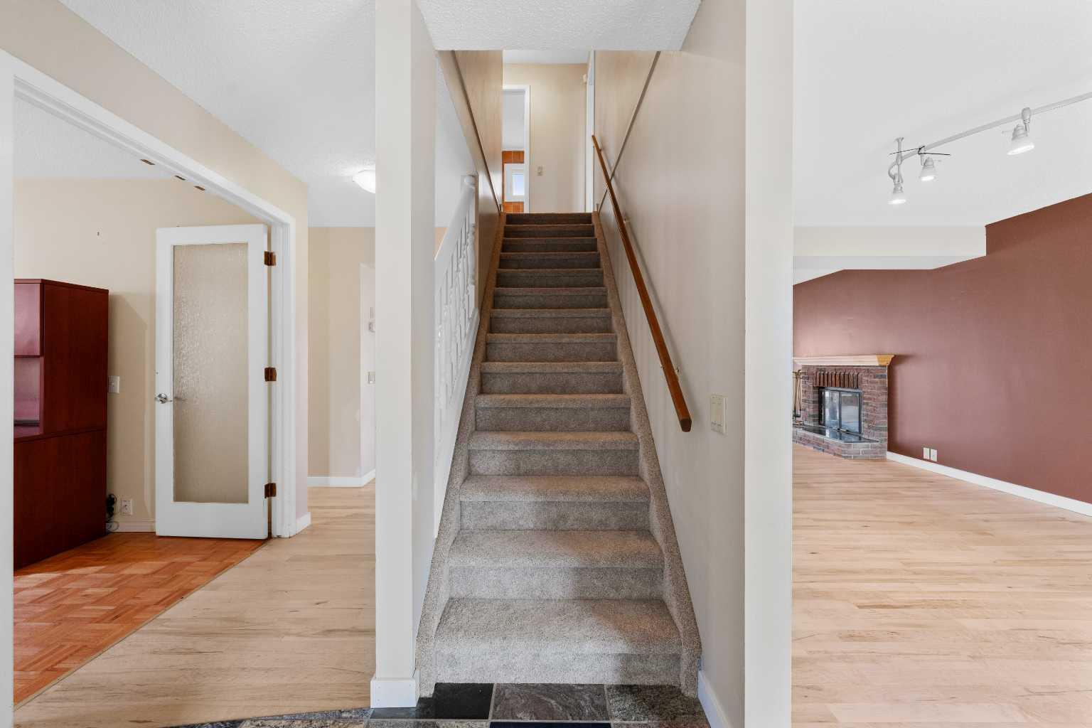 256 Scenic Way NW
