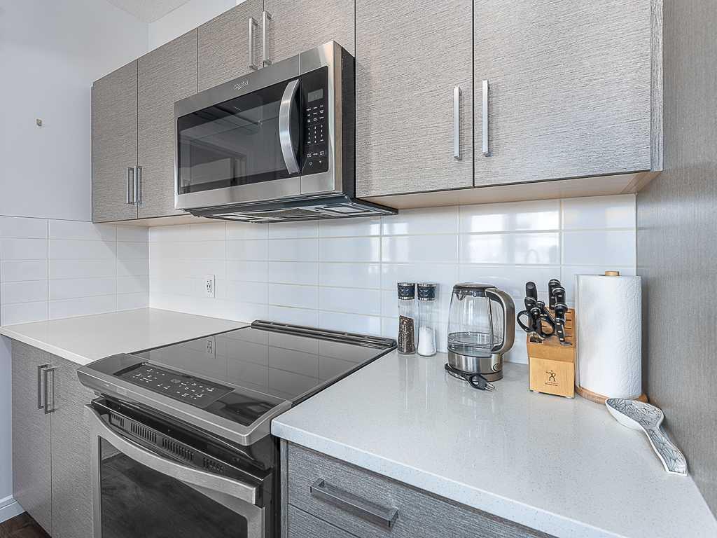 80 Greenbriar Place NW 1202