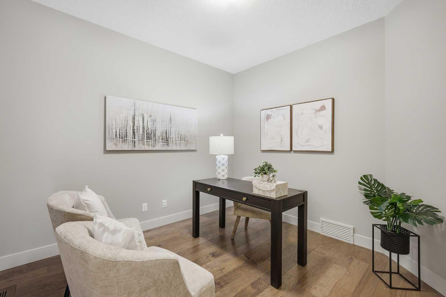 86 Panton View NW