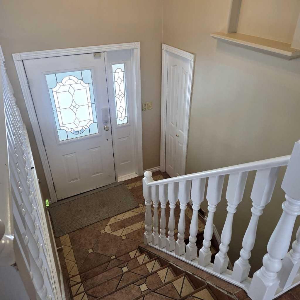 Photo of 1502 54 Street St, Edson, AB T7E 1H3 (MLS # A2292870)