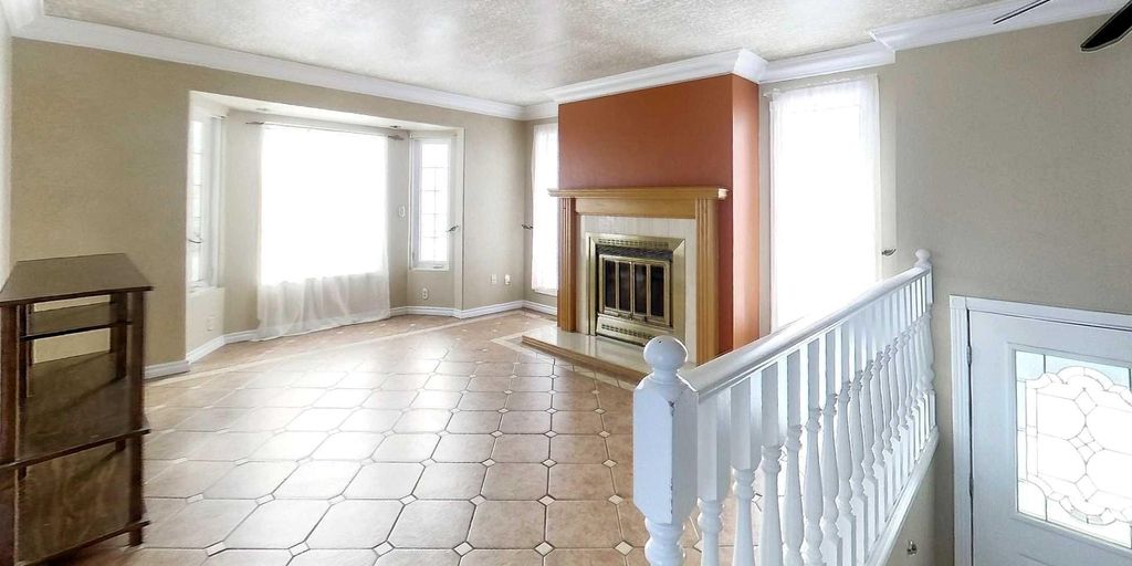 Photo of 1502 54 Street St, Edson, AB T7E 1H3 (MLS # A2292870)