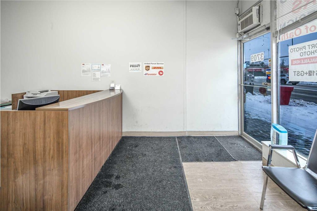 Photo of Print Shop 17 Avenue SW, Calgary, AB T3E 0C1 (MLS # A2276368)