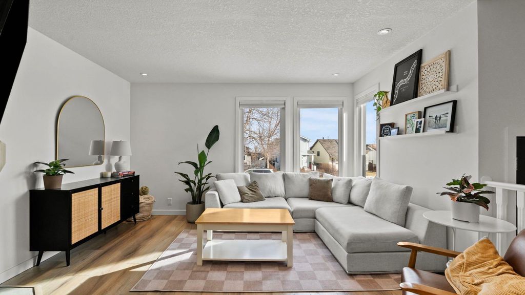 Photo of 161 Macewan Glen Drive NW, Calgary, AB T3K 2C4 (MLS # A2283003)