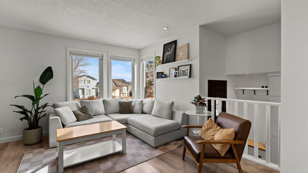 Photo of 161 Macewan Glen Drive NW, Calgary, AB T3K 2C4 (MLS # A2283003)