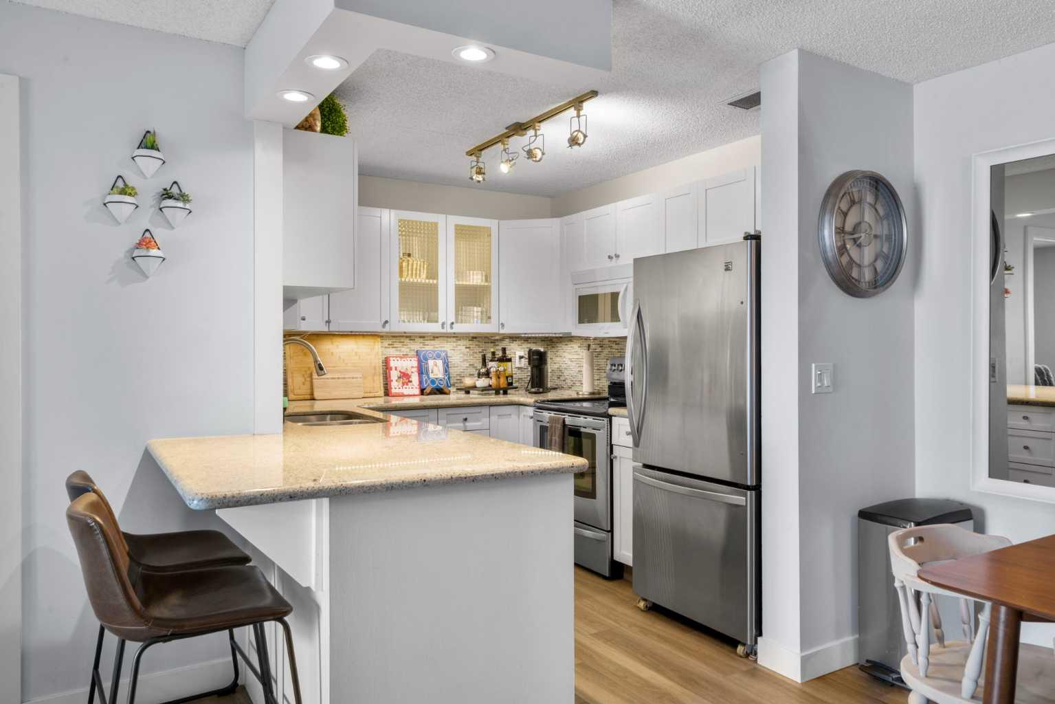 545 18 Avenue SW 205